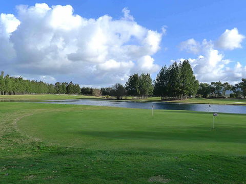 Villa On The Green - Accommodation Gladstone 3