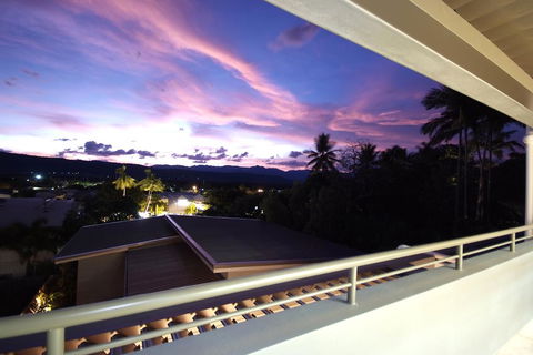 Villa One On Murphy - Luxury Holiday Villa - Accommodation Gladstone 1