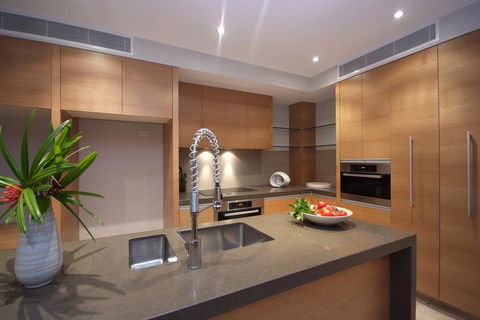 Villa One On Murphy - Luxury Holiday Villa - Accommodation Gladstone 3