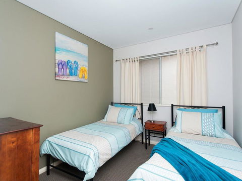 Villa Serene @ Fingal Bay - Accommodation Gladstone 1