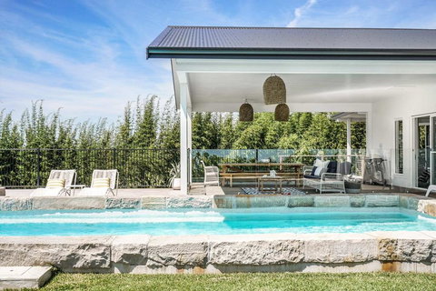 Villa St Helena - Accommodation Gladstone 3