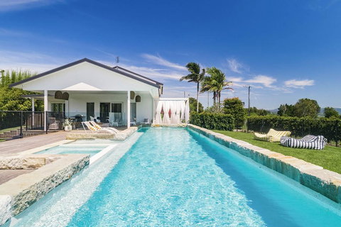 Villa St Helena - Accommodation Gladstone 0