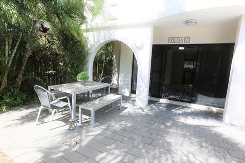 Villa Via Veneto - Accommodation Gladstone 1