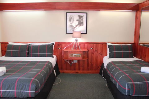Village Family Motor Inn - Accommodation Gladstone 1