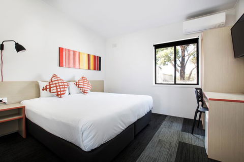 Villawood Hotel - Accommodation Gladstone 0