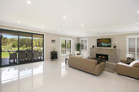 Vin De Vie - Accommodation Gladstone 2