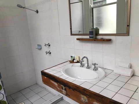 Vine Valley Inn - Accommodation Gladstone 2