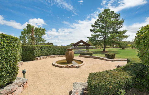 Vineyard Cottages - Accommodation Gladstone 1