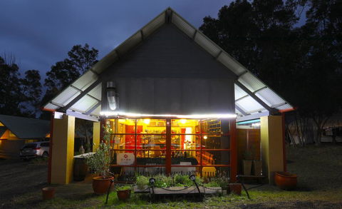 Vineyard Hill Resort - Accommodation Gladstone 2
