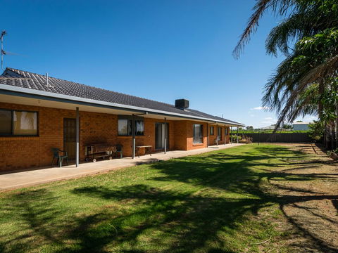 Vineyard Retreat Mildura - Accommodation Gladstone 2
