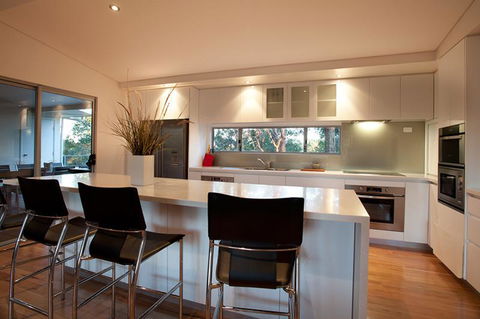 Vintners - More Space For You To Enjoy! - Accommodation Gladstone 3