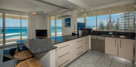 Viscount On The Beach - Accommodation Gladstone 3