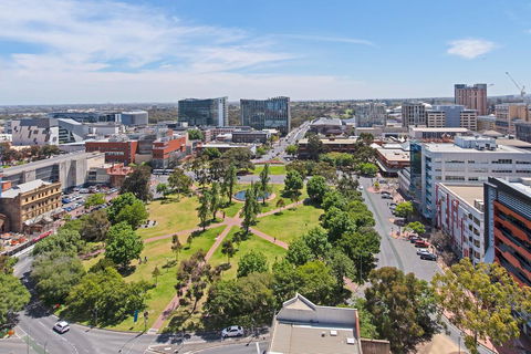Vision On Morphett Adelaide Central - Accommodation Gladstone 3