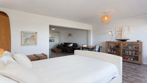 Vista Fremantle - Apartment With A View - Accommodation Gladstone 3