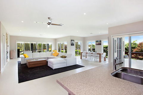 Vista One - Accommodation Gladstone 1