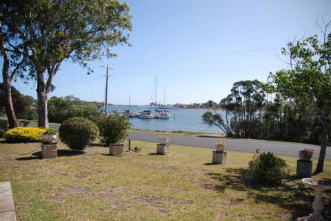Vista-Del-Lago - Accommodation Gladstone 0