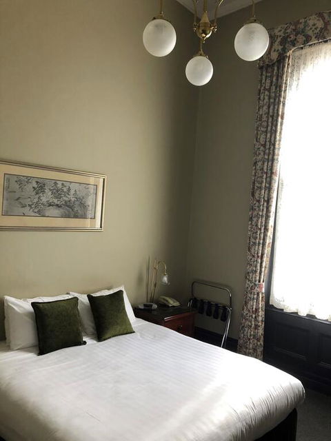 Vue Grand Hotel - Accommodation Gladstone 3