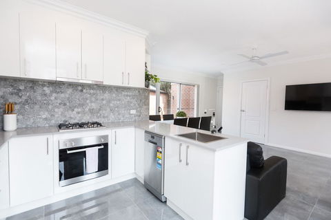 Wagga Apartments #1 - Accommodation Gladstone 2