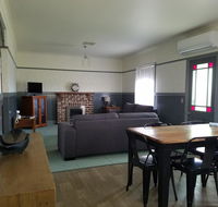 Wagga Wagga Country Cottages - Accommodation Gladstone