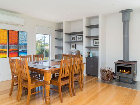 Waikiki Dream - Accommodation Gladstone 1