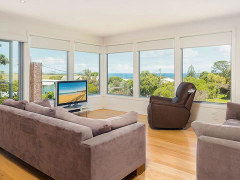 Waikiki Dream - Accommodation Gladstone 2