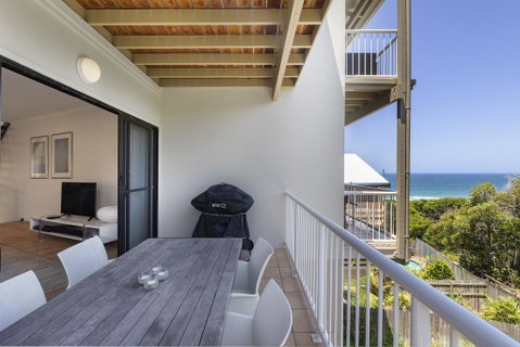 Wake Up To Ocean Views In Stylish Comfort - Accommodation Gladstone 3