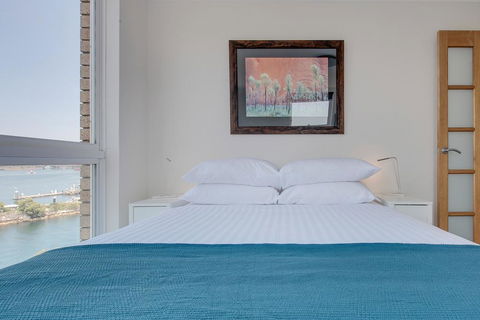 Wake Up To Sydney Harbour - Accommodation Gladstone 2