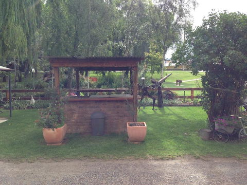 Walcha Royal Cafe & Accommodation - Accommodation Gladstone 2