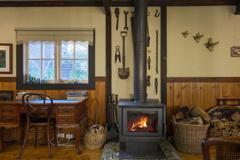 Walhalla Coach House - Accommodation Gladstone 2