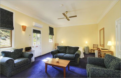 Walhalla's Star Hotel - Accommodation Gladstone 2