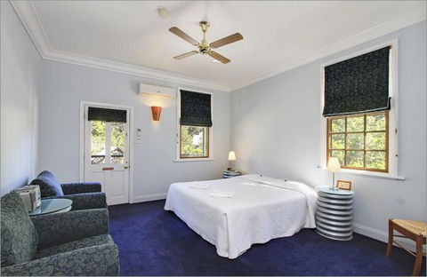 Walhalla's Star Hotel - Accommodation Gladstone 3
