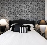 Walk everywhere in the city from a historic home - Accommodation Gladstone