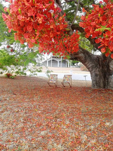 Walk To Beach Queenslander HOME In CBD Hervey Bay - Accommodation Gladstone 3