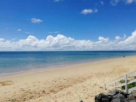 Walk To Beach Queenslander HOME In CBD Hervey Bay - Accommodation Gladstone 0