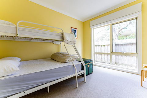 WALKIN' ON SUNSHINE - Accommodation Gladstone 1