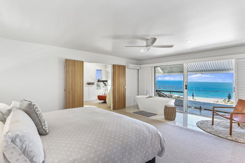Walking On Sunshine - Accommodation Gladstone 3