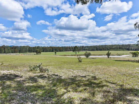 Wallaby Cottage - Cute Accom In Bushland Setting - Accommodation Gladstone 3