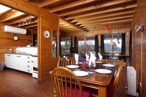 Wallaby Leap - Accommodation Gladstone 3