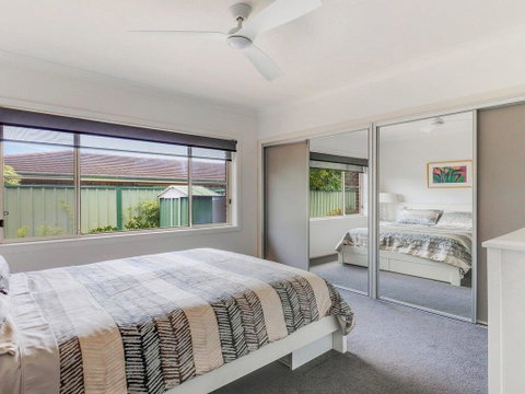 Walling-Clifton Gardens - Backing Onto Golf Course - Accommodation Gladstone 1