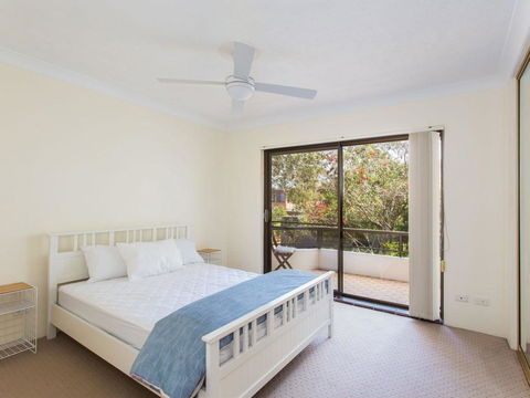 Wallis Court 5 - Accommodation Gladstone 3