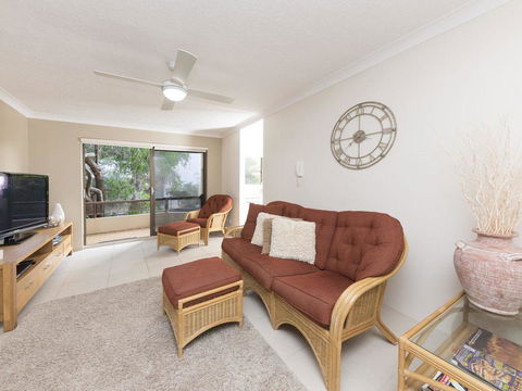 Wallis Court 6 - Accommodation Gladstone 3