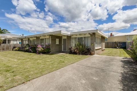 Wander On Bulmer - Accommodation Gladstone 0