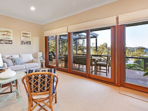 Wangi Waterfront Delight 4br Waterfront Reserve Home - Accommodation Gladstone 2