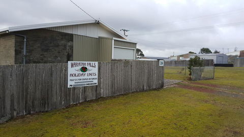 Waratah Falls Holiday Unit - Accommodation Gladstone 2