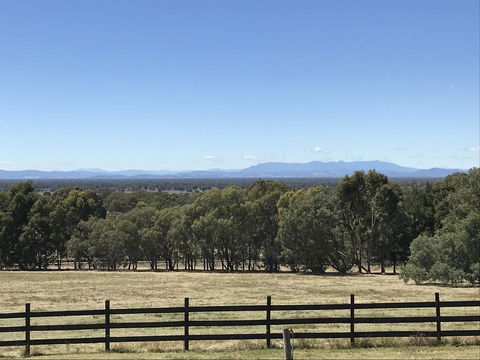 Warby Cottage - Accommodation Gladstone 3