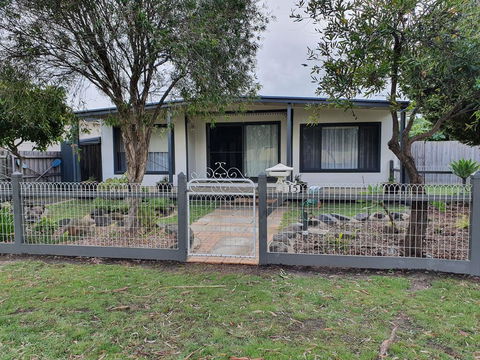 Ward Street Holiday House - Accommodation Gladstone 2