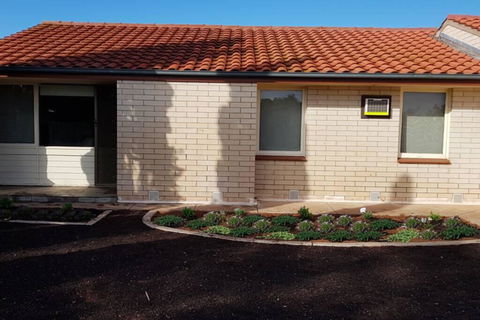 Warmont Apartments Self Contained Home - Accommodation Gladstone 1