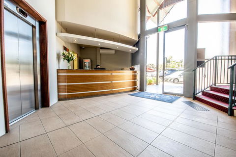 Warners At The Bay - Accommodation Gladstone 1