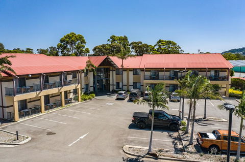 Warners At The Bay - Accommodation Gladstone 2
