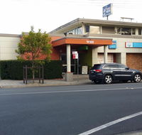 Warners Bay Hotel - Accommodation Gladstone